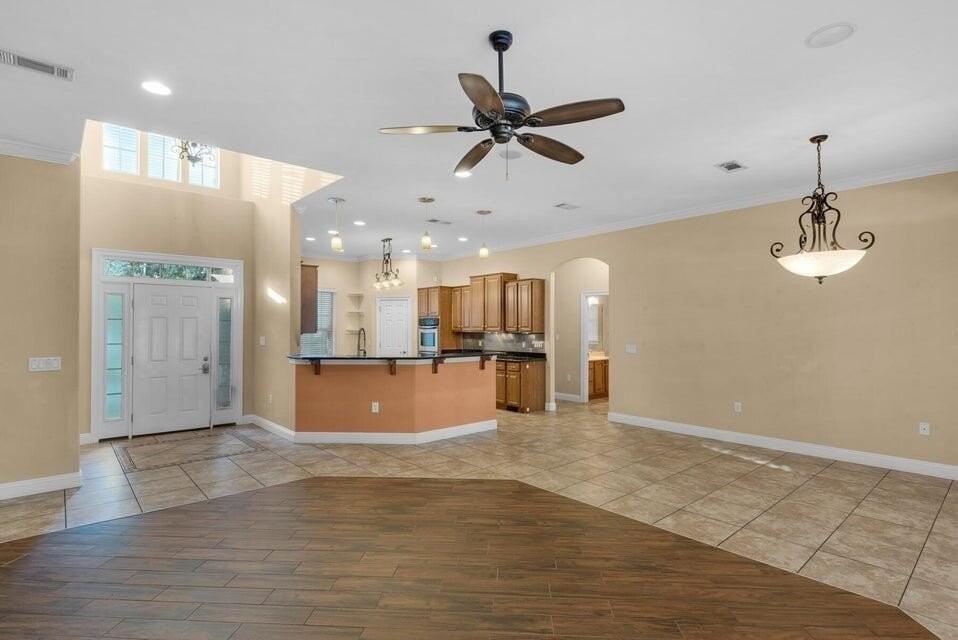 325 Greenwood Way - Photo 5 of 39