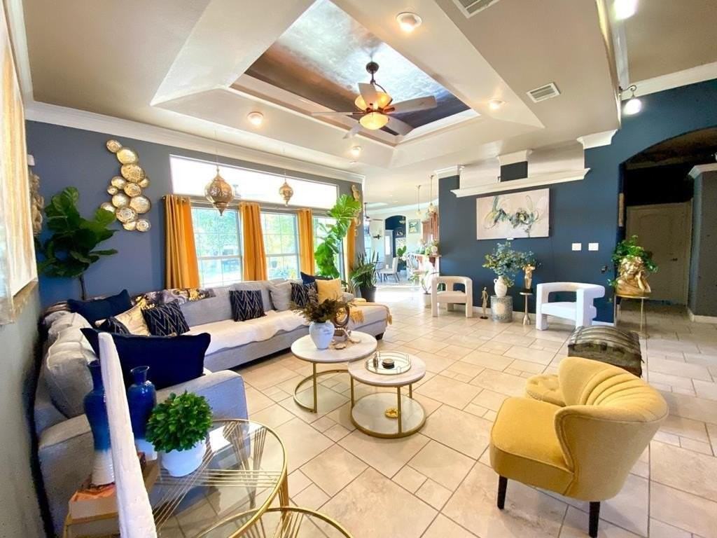 2031 Foxborough - Photo 2 of 28