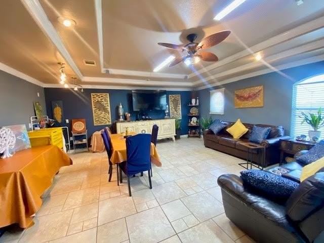 2031 Foxborough - Photo 7 of 28