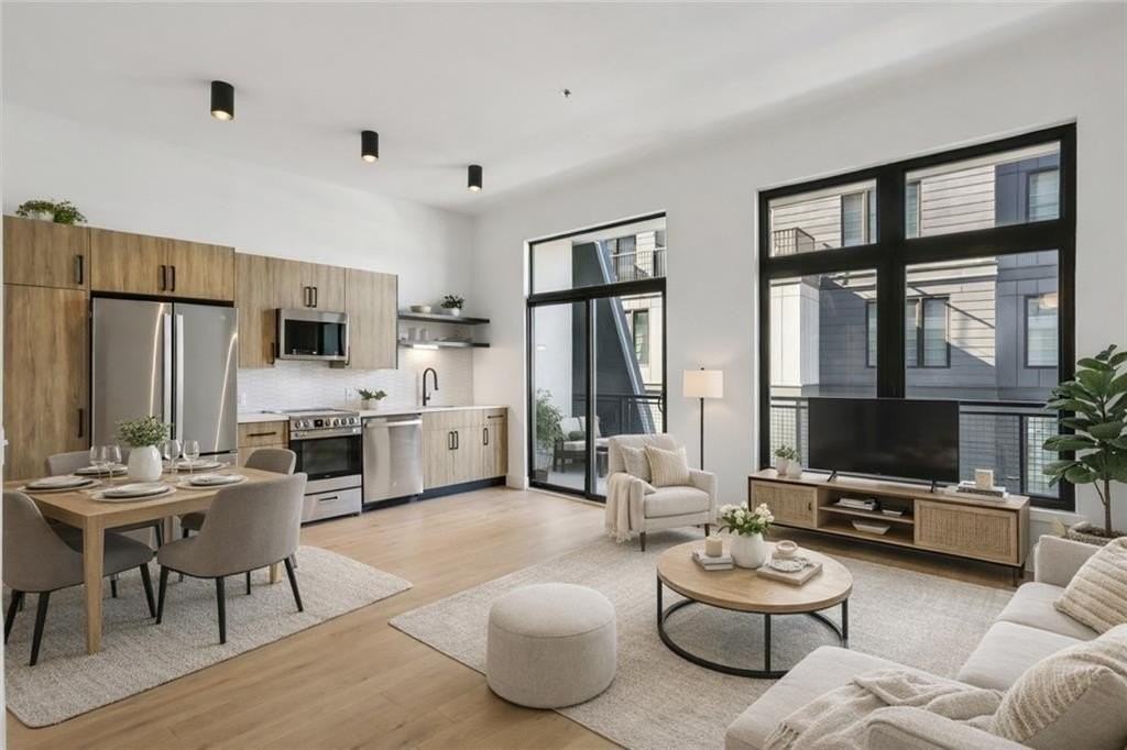 567 Ponce De Leon Ave Ne Unit 409 #409 - Photo 4 of 12