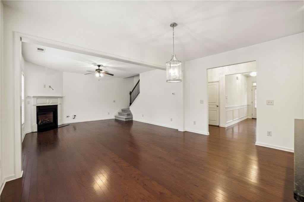 4950 Hazelwood Dr - Photo 4 of 27