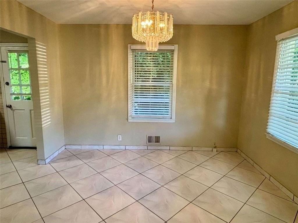 3129 Nursery Rd Se - Photo 4 of 20