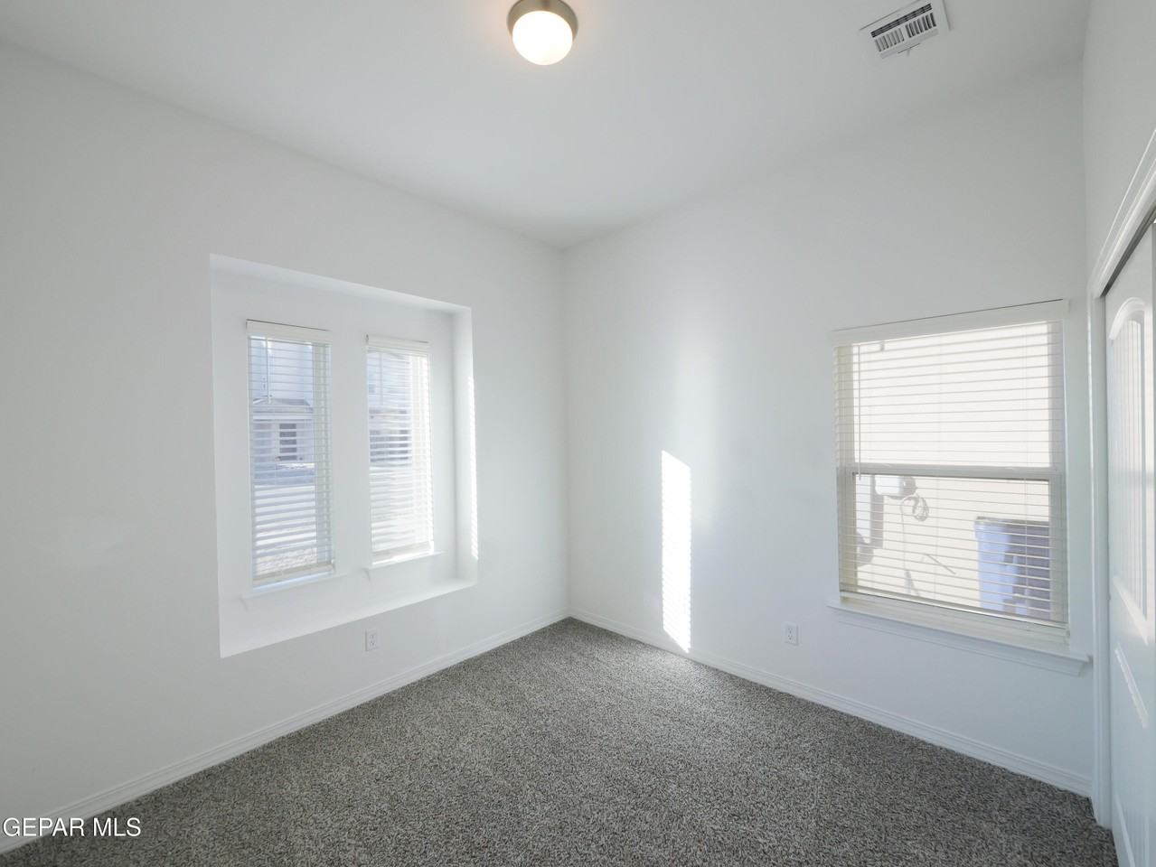 913 Ada Ln - Photo 2 of 12