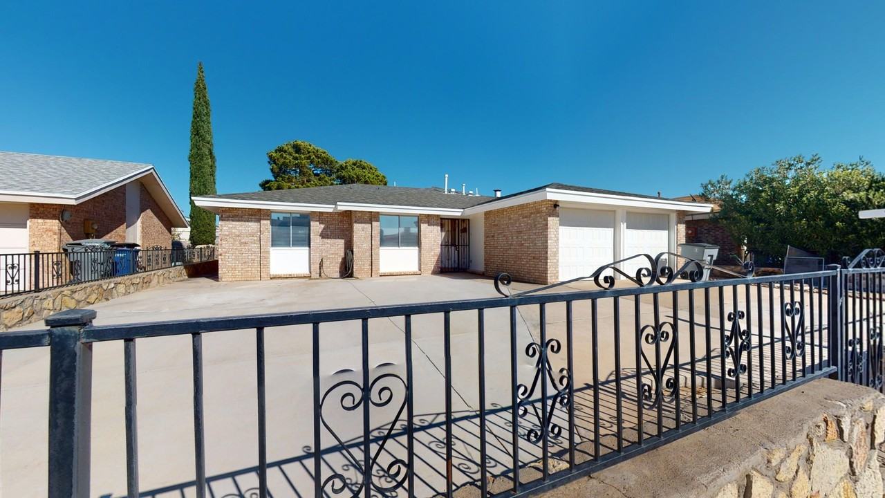 6029 Belladonna Cir - Photo 3 of 35