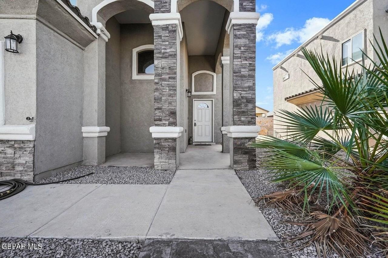 12922 Clevedon St - Photo 3 of 26