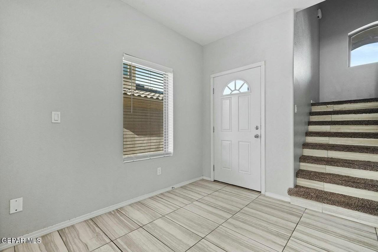 12922 Clevedon St - Photo 6 of 26