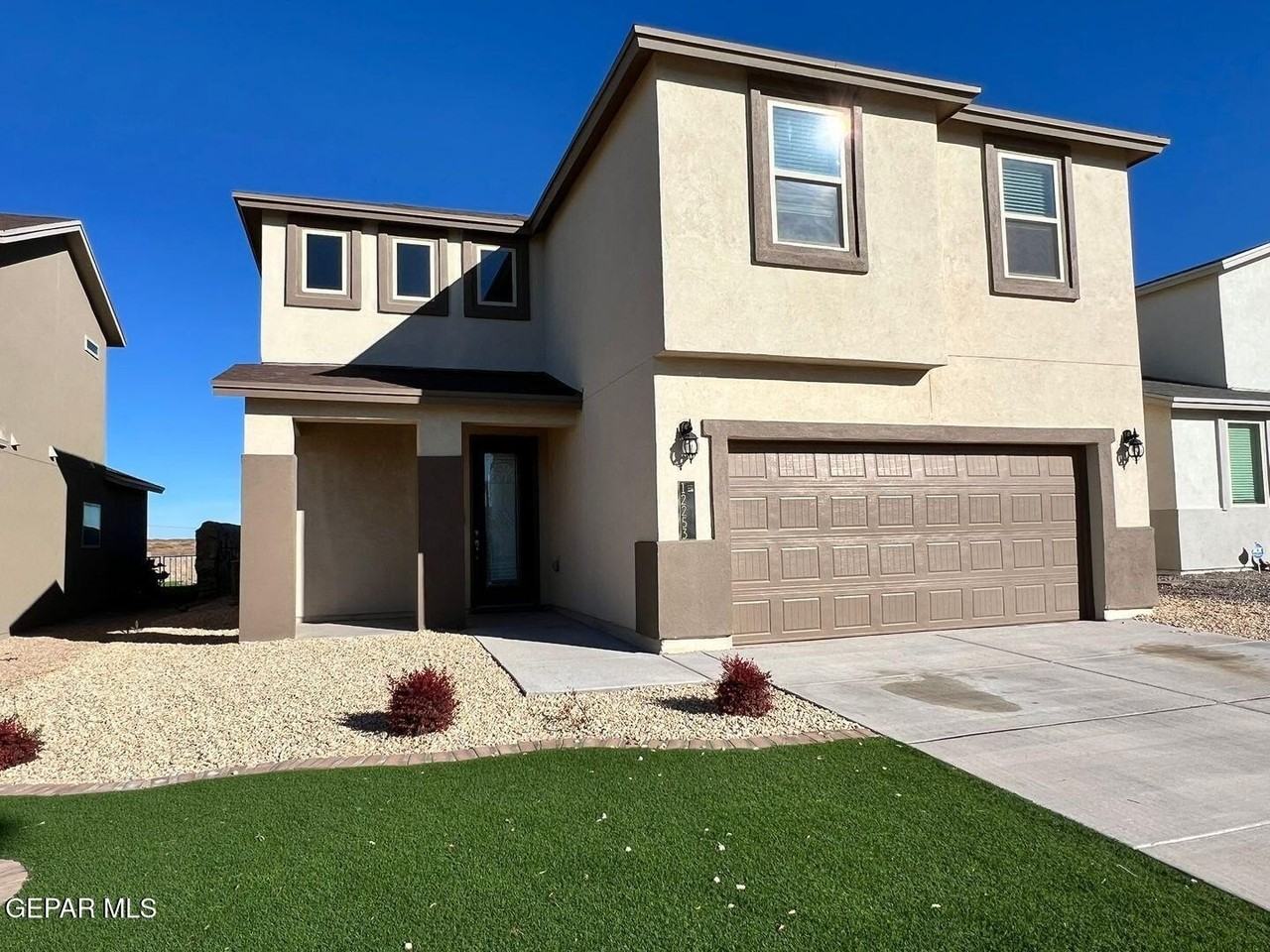 12253 Desert Sea Ct - Photo 2 of 20