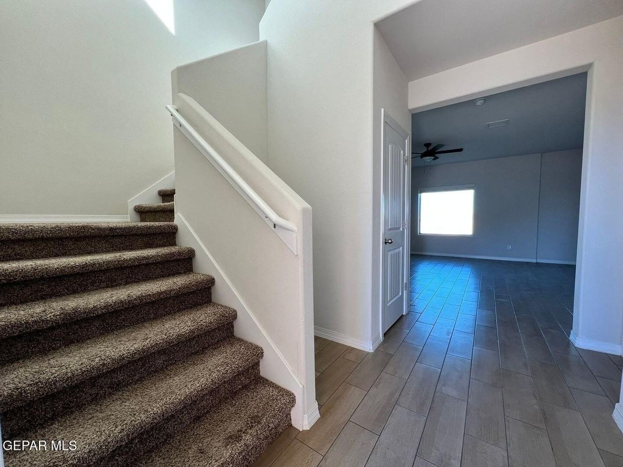 12253 Desert Sea Ct - Photo 3 of 20