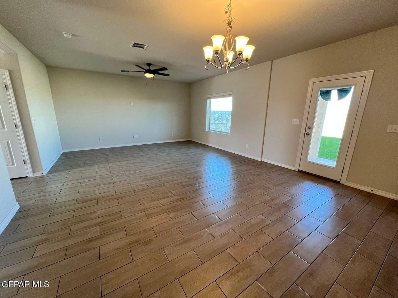 12253 Desert Sea Ct - Photo 4 of 20