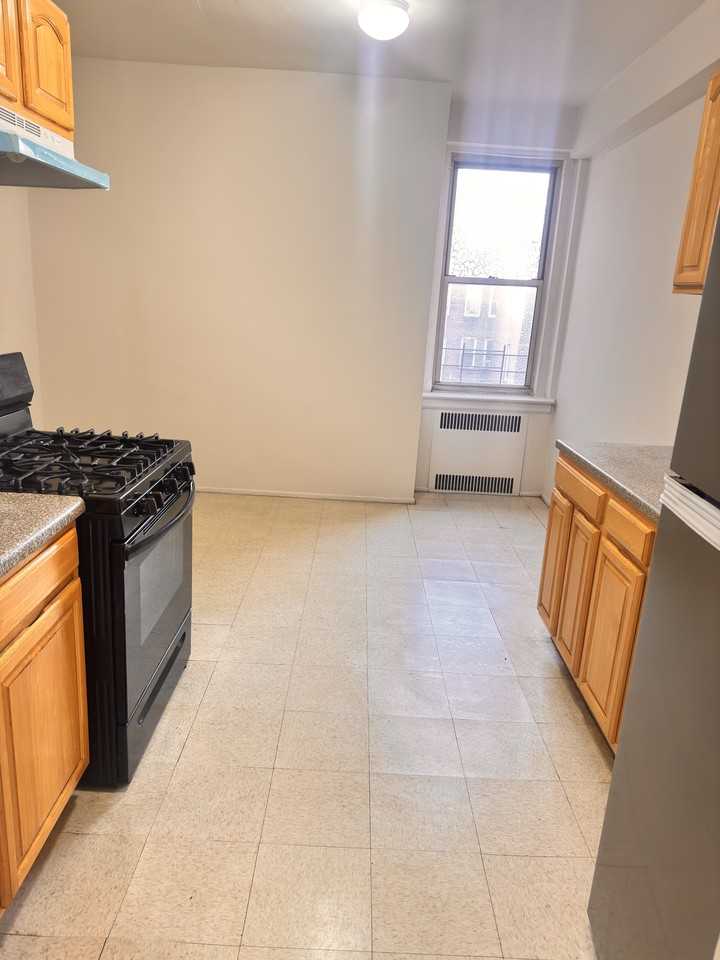 141-25 Northern Boulevard #6F - Photo 6 of 10