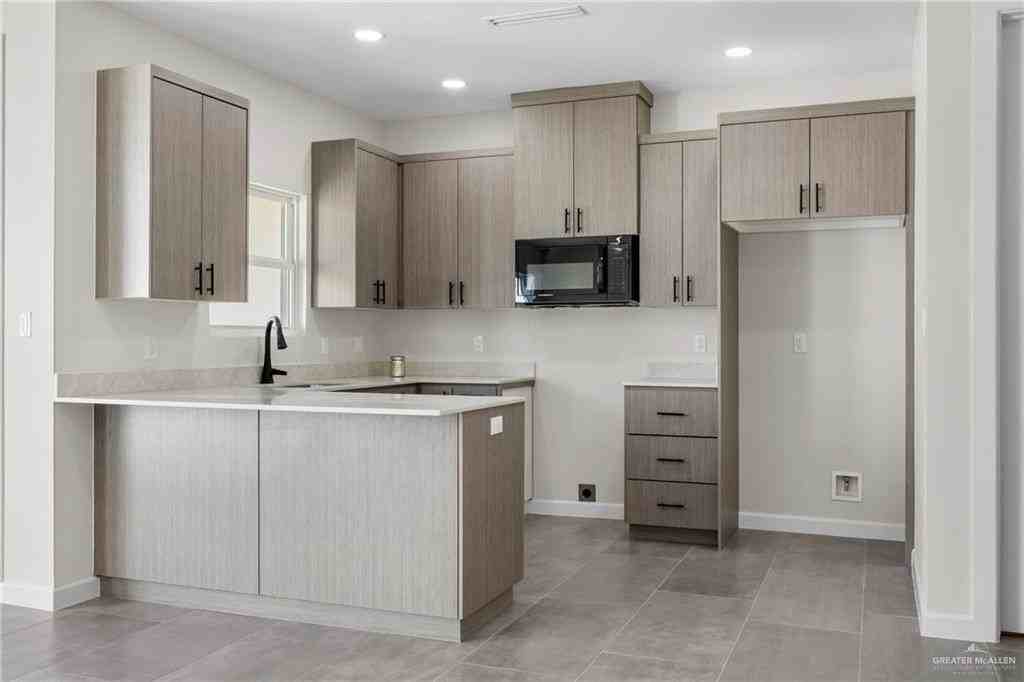 2203 Dorado Dr - Photo 4 of 21