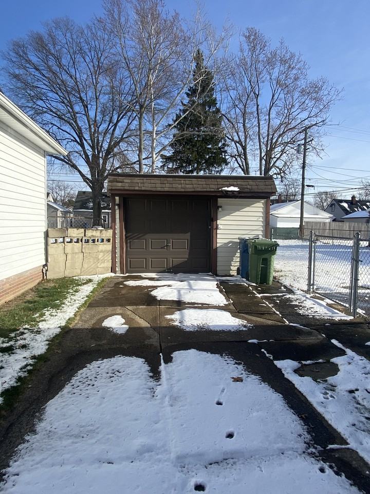 6825 Beresford Ave #1 - Photo 3 of 34