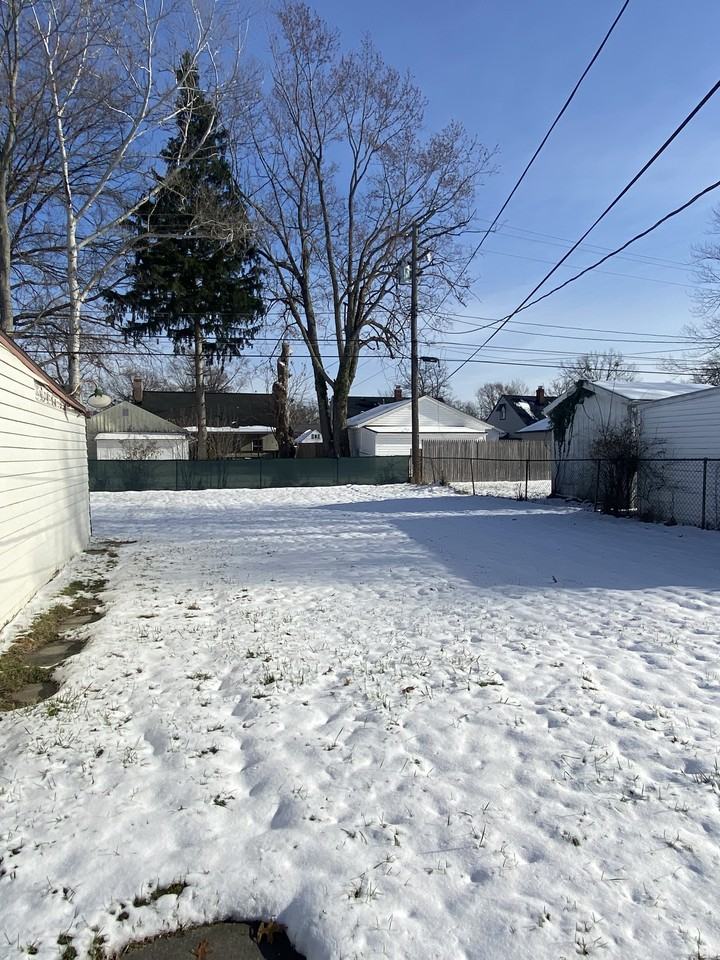 6825 Beresford Ave #1 - Photo 5 of 34