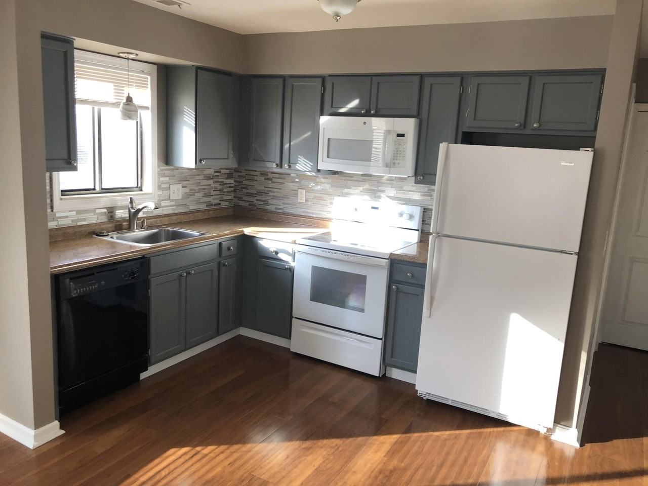 679 Karmada St - Photo 3 of 8