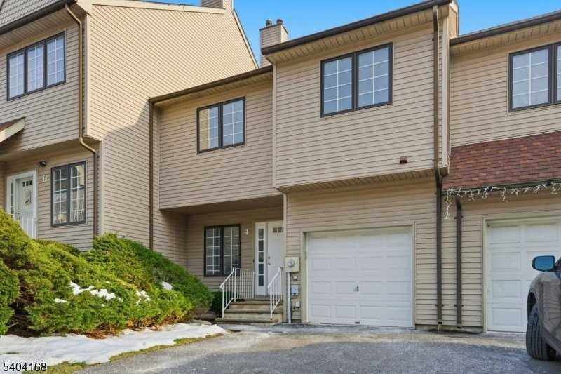 4 Deer Hill Ct - Photo 2 of 33