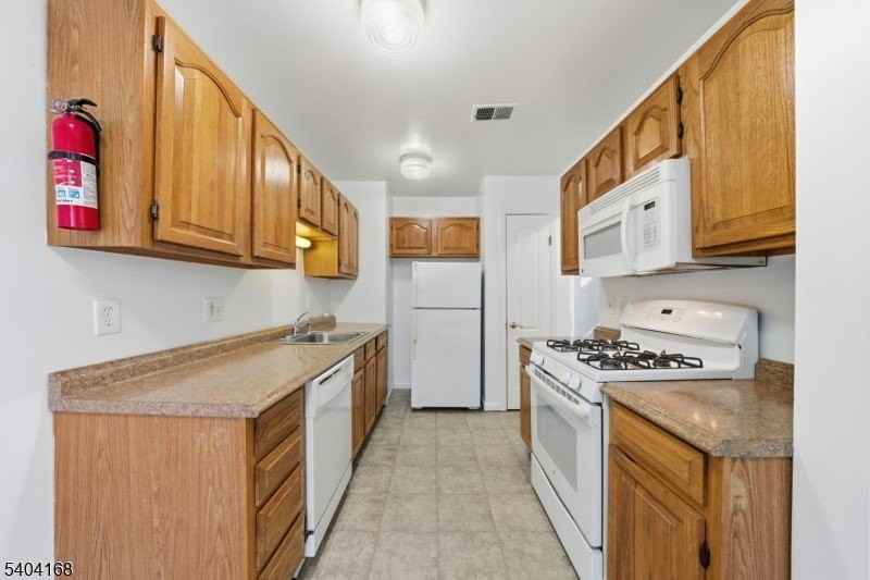 4 Deer Hill Ct - Photo 5 of 33