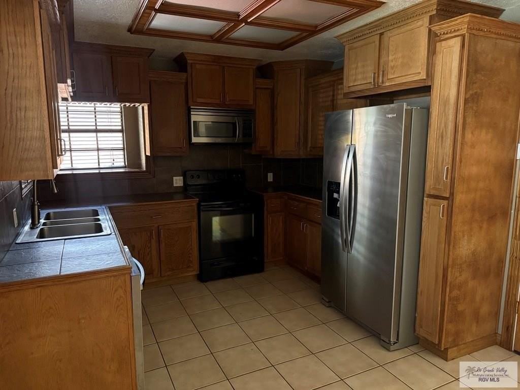 1044 Alta Mesa Blvd - Photo 4 of 13