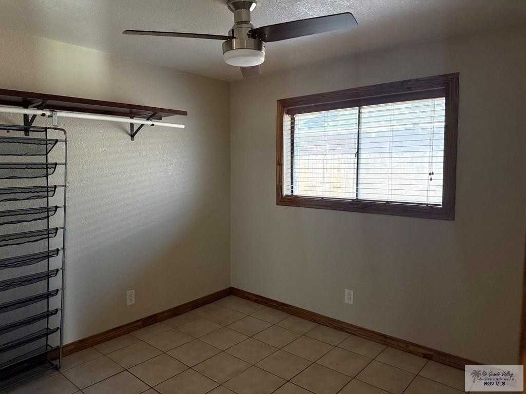 1044 Alta Mesa Blvd - Photo 6 of 13