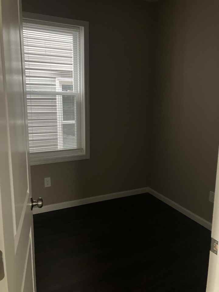 124 W 27th St #2 - Photo 3 of 11