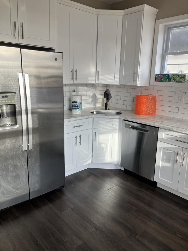 124 W 27th St #2 - Photo 4 of 11