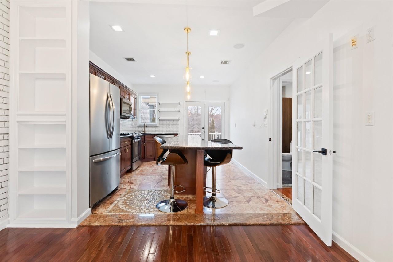 42 Union St #2 - Photo 4 of 24