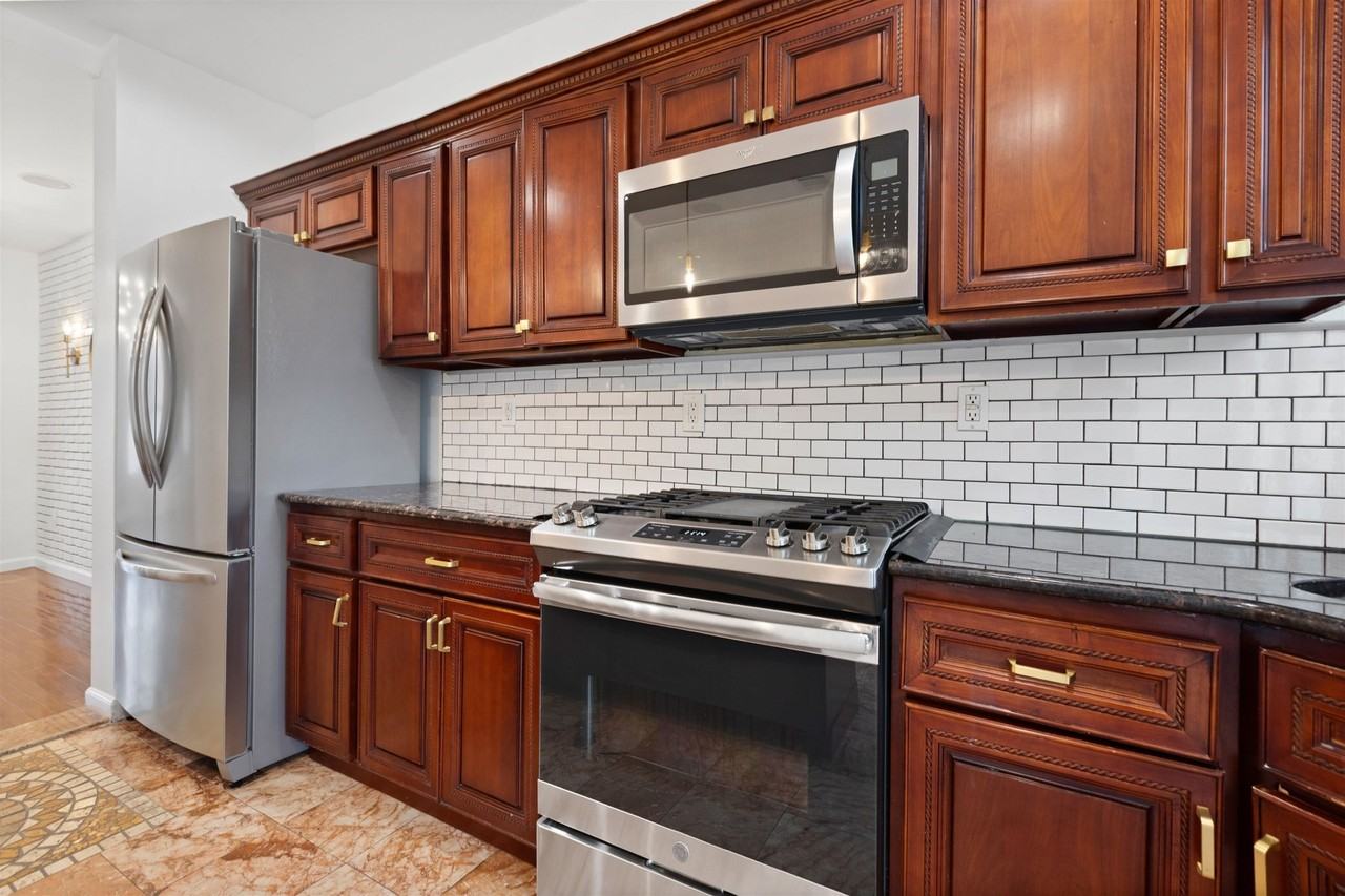 42 Union St #2 - Photo 6 of 24