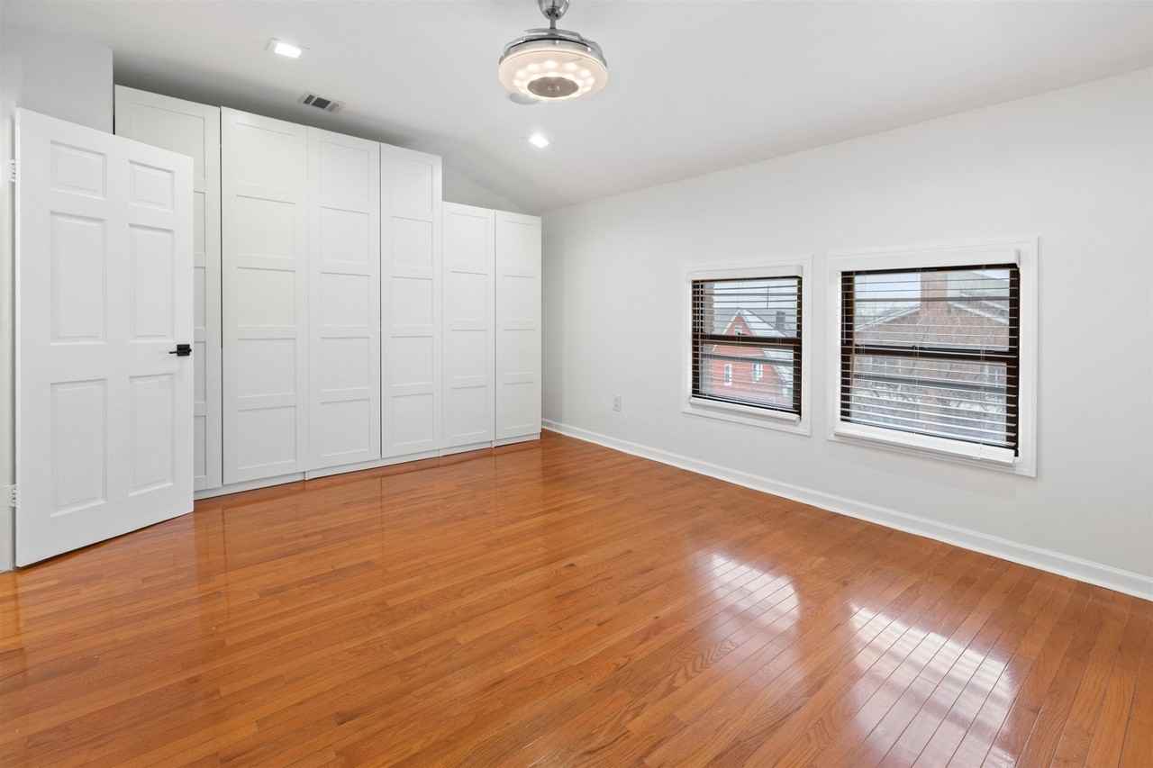 42 Union St #2 - Photo 7 of 24