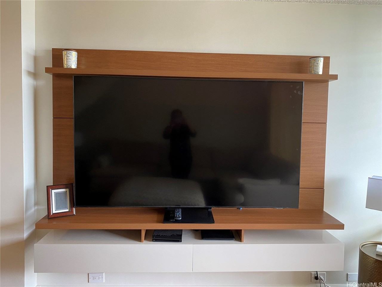 555 University Ave Apt 1404 #1404 - Photo 4 of 5