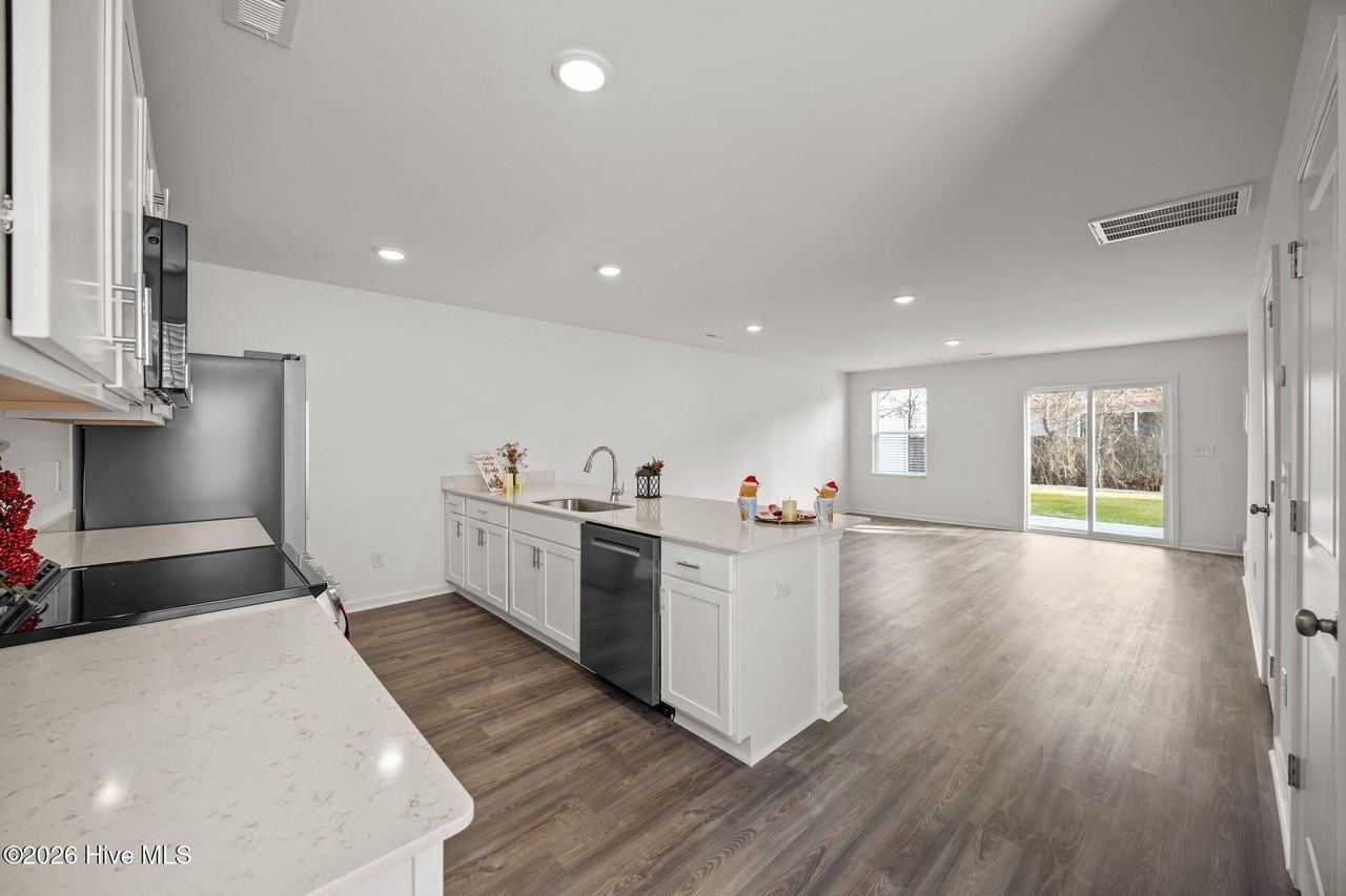 Brookville Dr #B - Photo 4 of 28