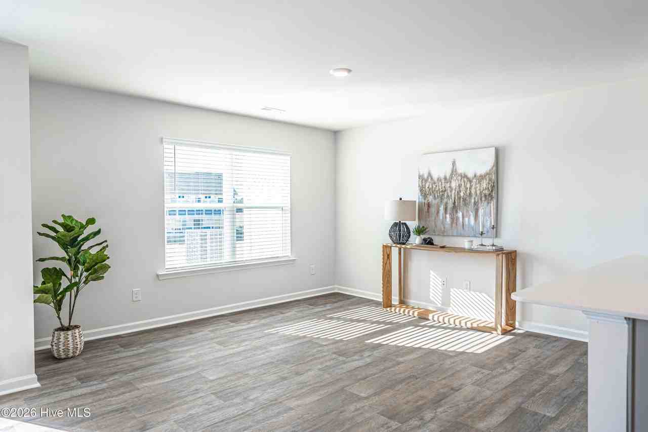 205 Maddox Dr - Photo 4 of 30