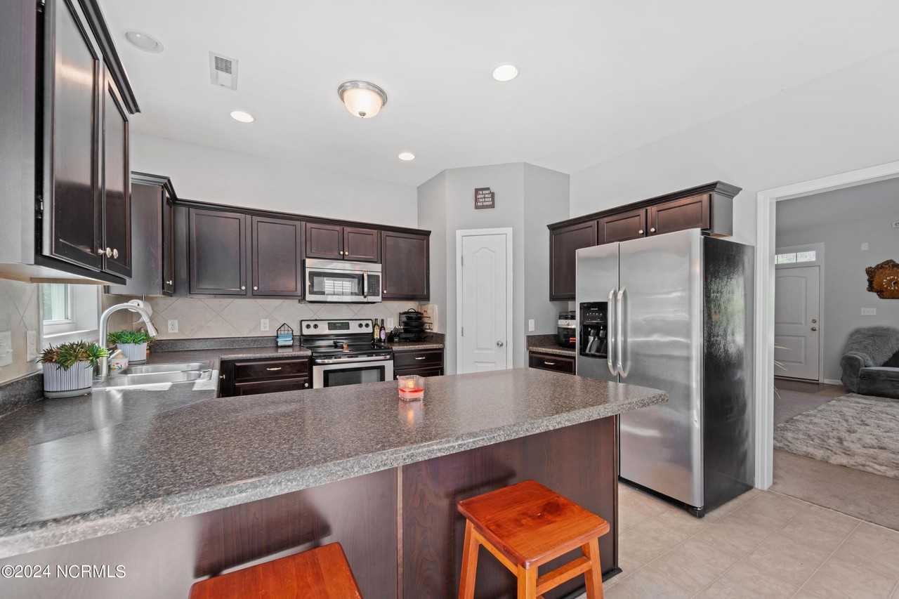 809 Lavender Ct - Photo 5 of 19