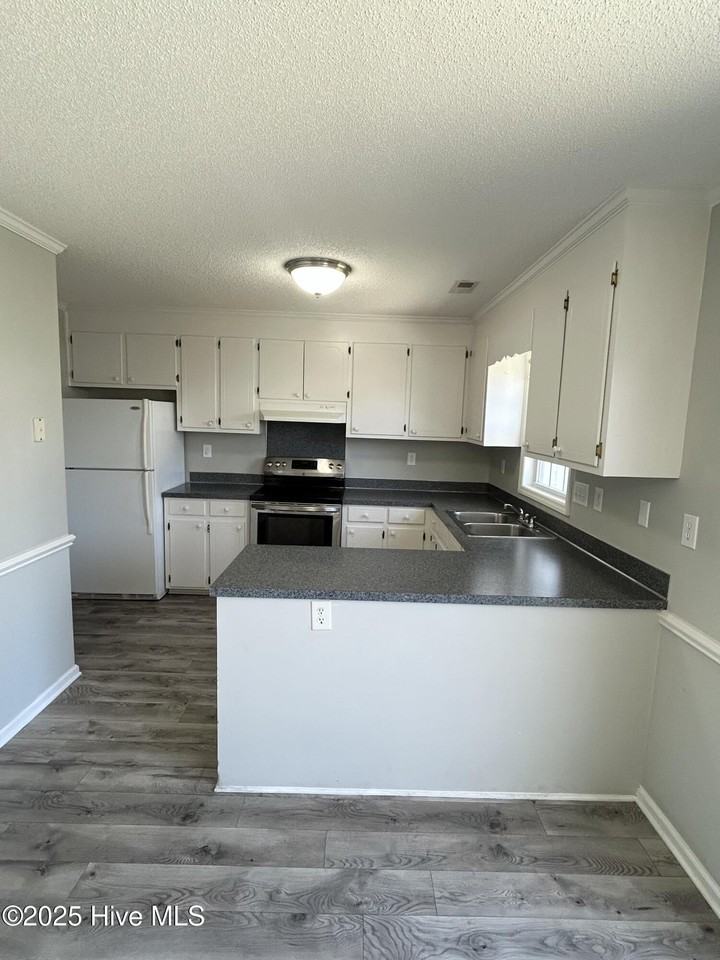 890 Spring Forest Rd Apt I8 #I8 - Photo 5 of 19