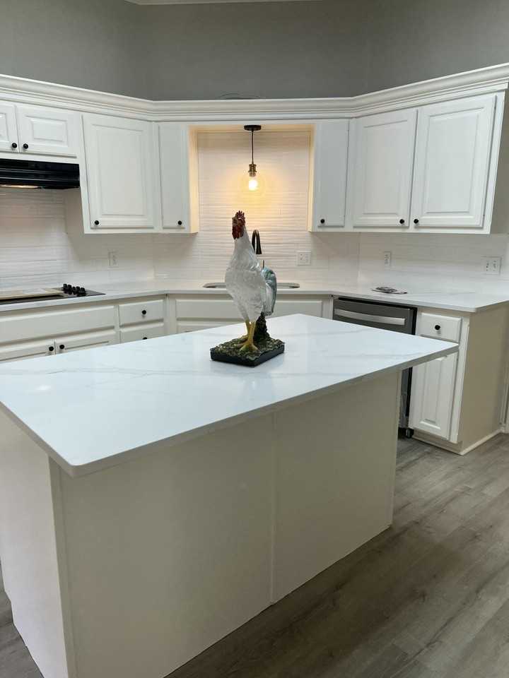 6904 Freeport Ave - Photo 6 of 21