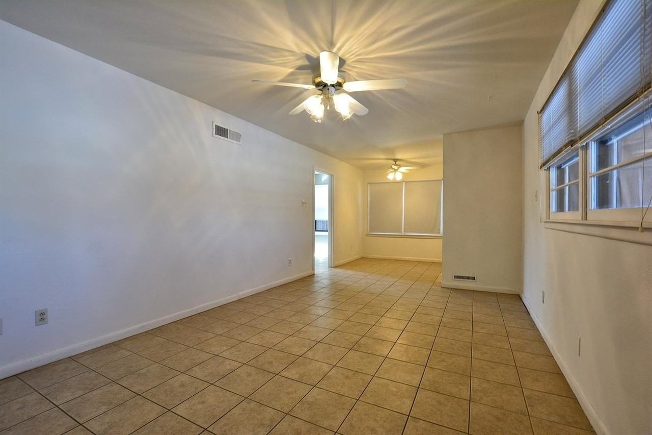 4819 44th St - Photo 3 of 17