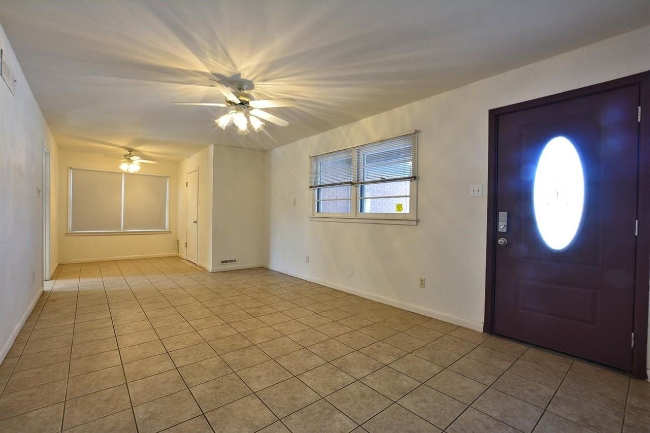 4819 44th St - Photo 4 of 17