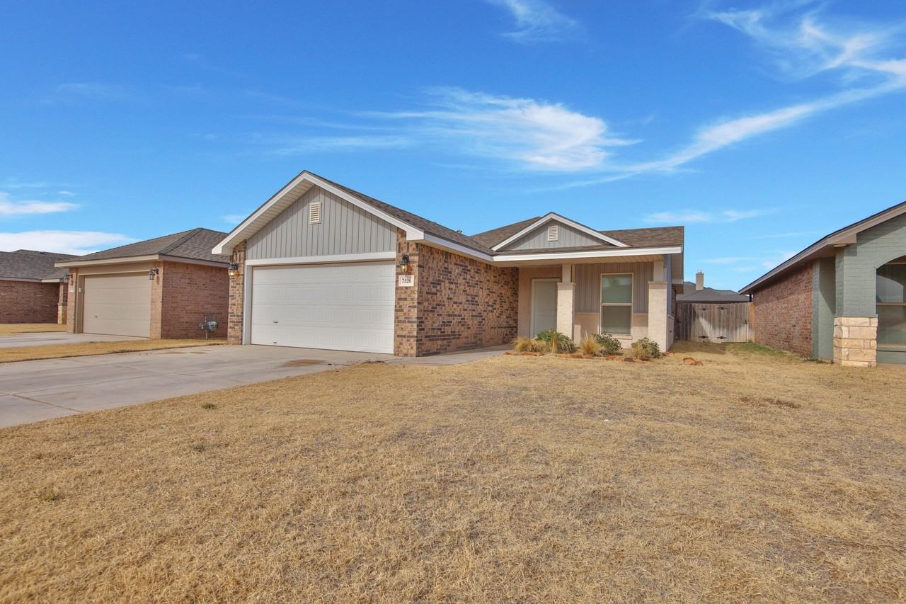 7526 104th St - Photo 2 of 28