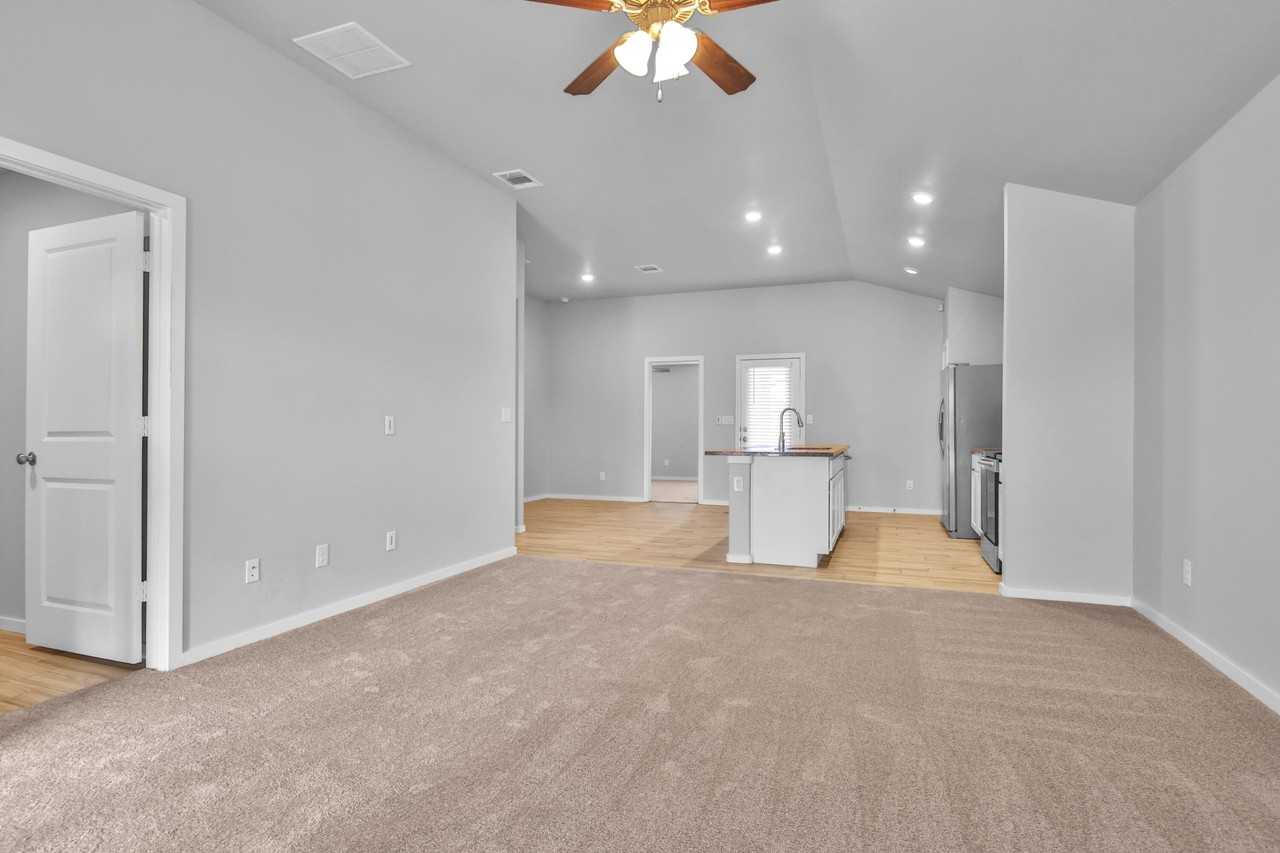 7526 104th St - Photo 4 of 28