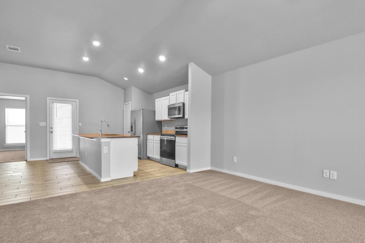 7526 104th St - Photo 5 of 28