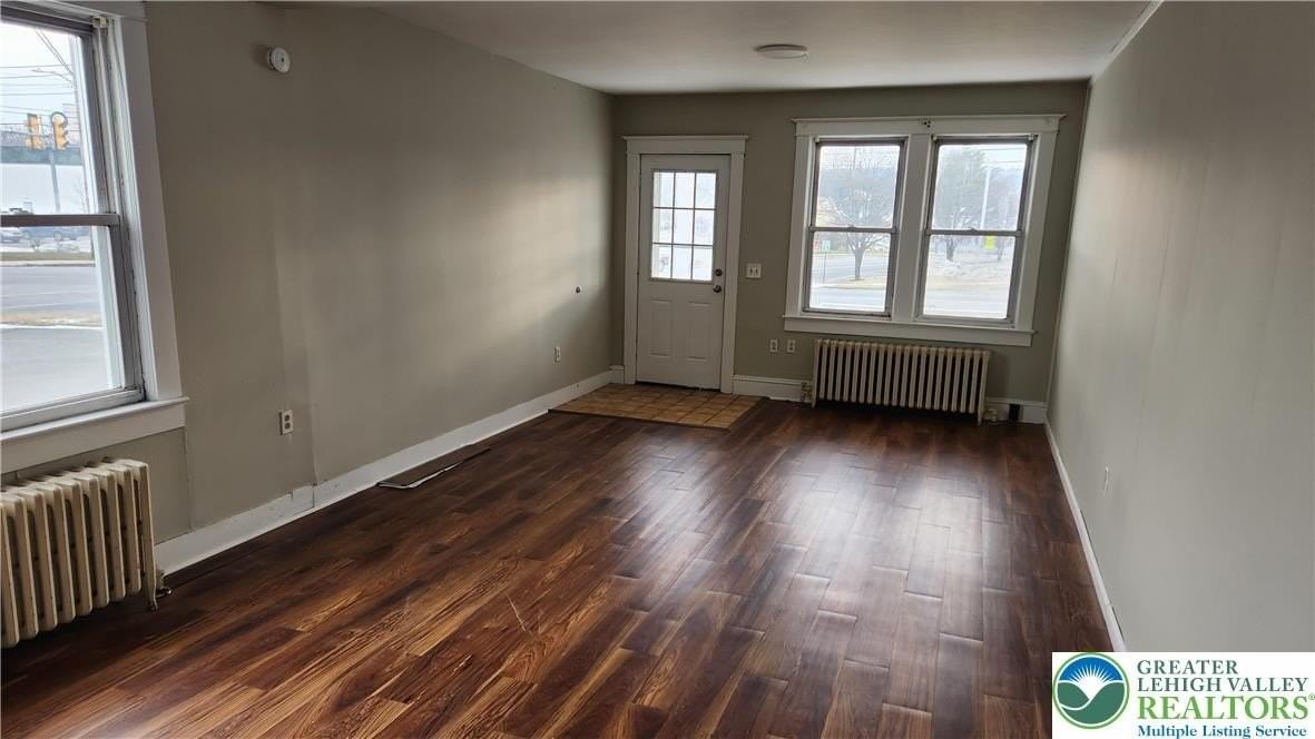 2505 Freemansburg Ave - Photo 3 of 19