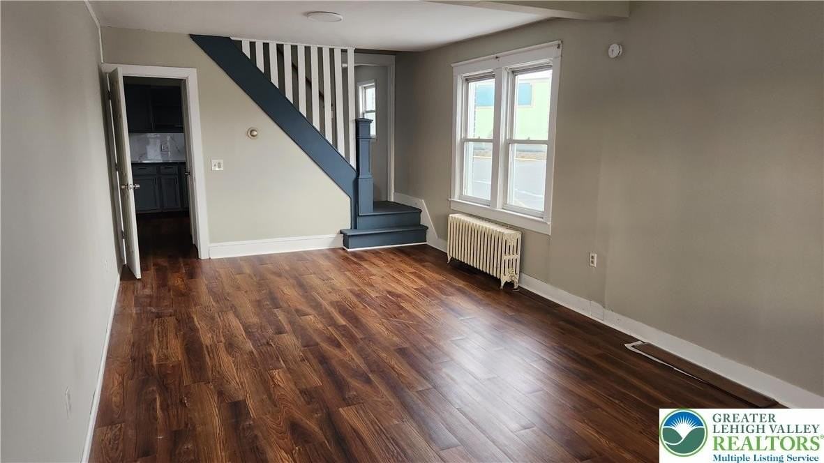 2505 Freemansburg Ave - Photo 4 of 19