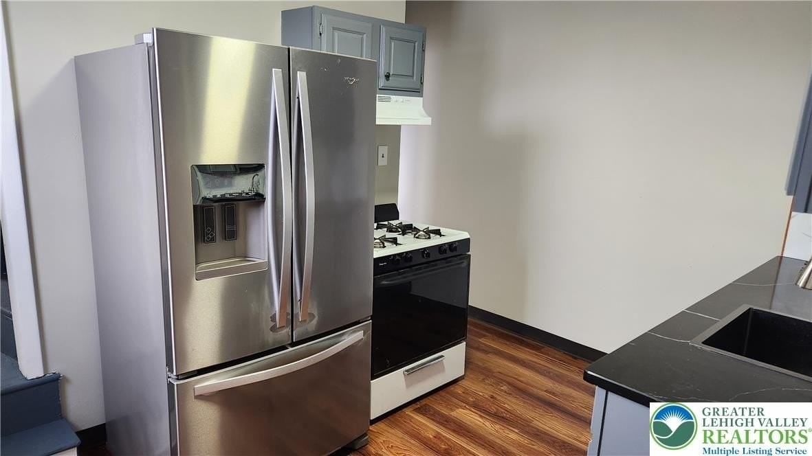 2505 Freemansburg Ave - Photo 6 of 19