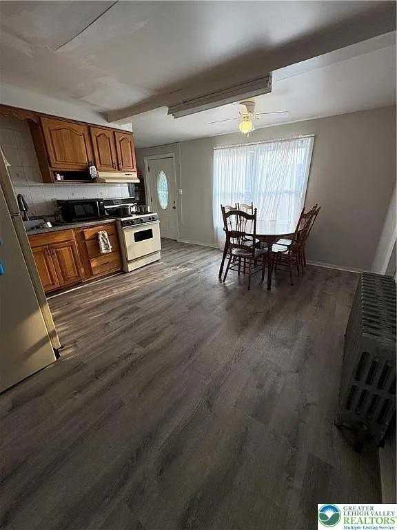 406 N 2nd St - Photo 6 of 11