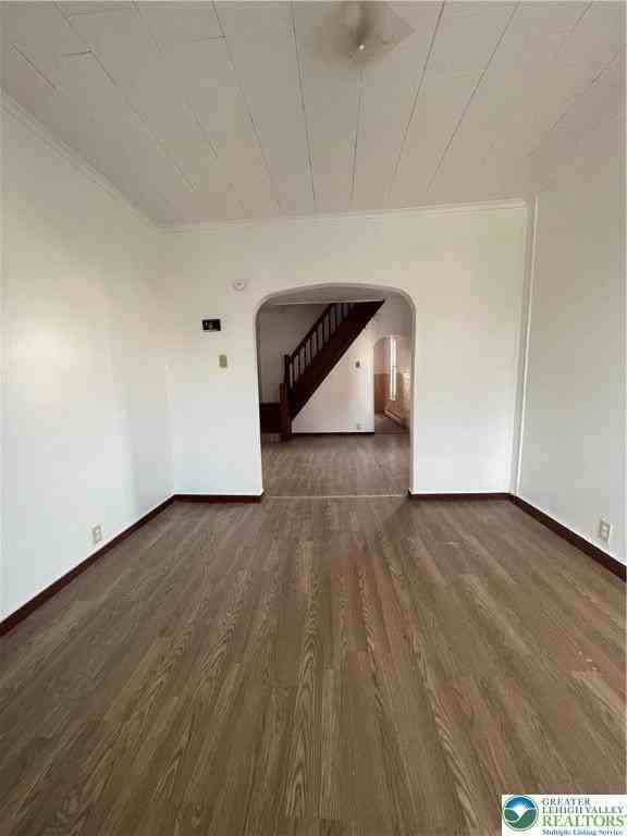 638 Park St - Photo 2 of 11