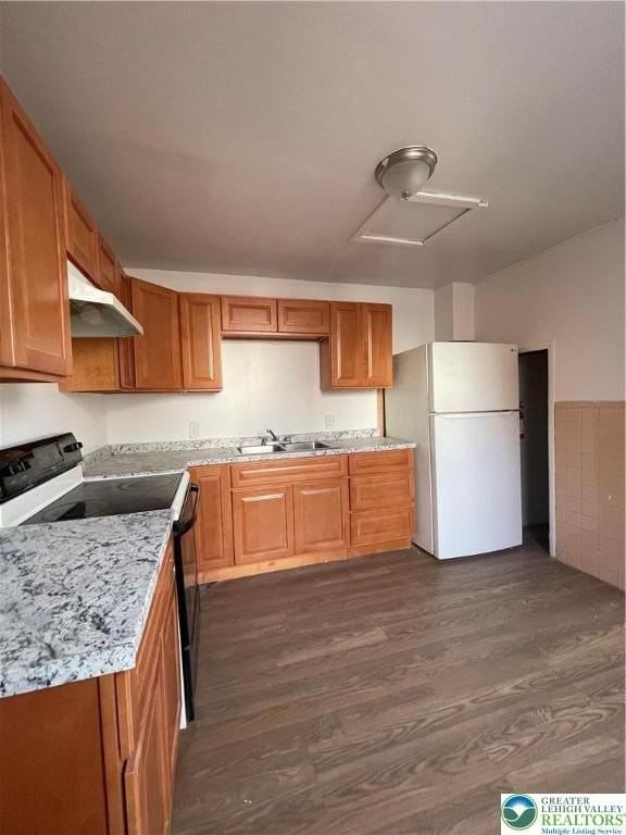 638 Park St - Photo 4 of 11