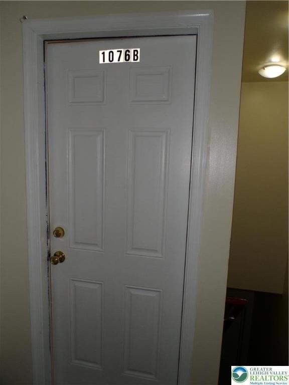 1076 Fullerton Ave Apt B #B - Photo 3 of 13