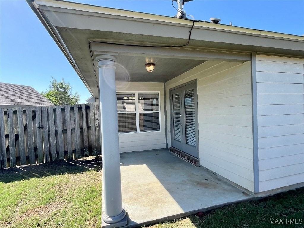 8869 Ashland Park Pl - Photo 4 of 24