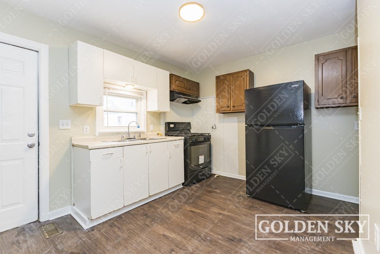 628 W Memorial Dr #1 - Photo 6 of 11