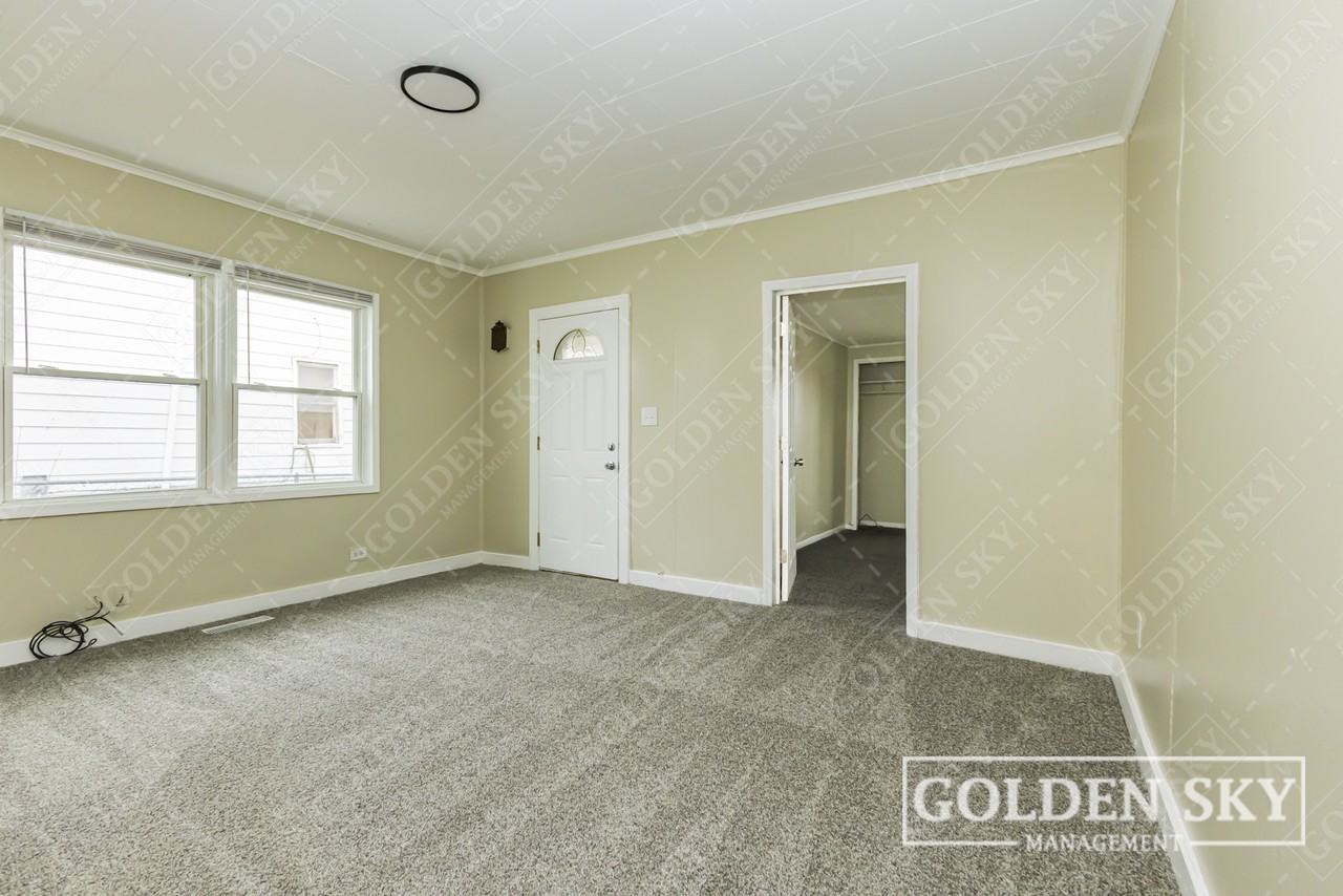 628 W Memorial Dr #1 - Photo 7 of 11