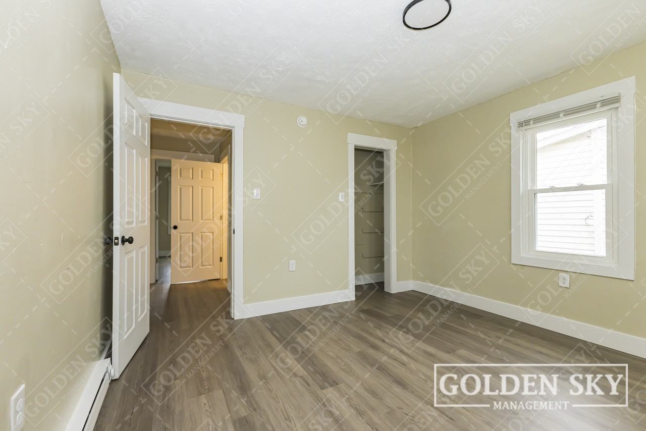 1421 W 14th St #1 - Photo 2 of 12