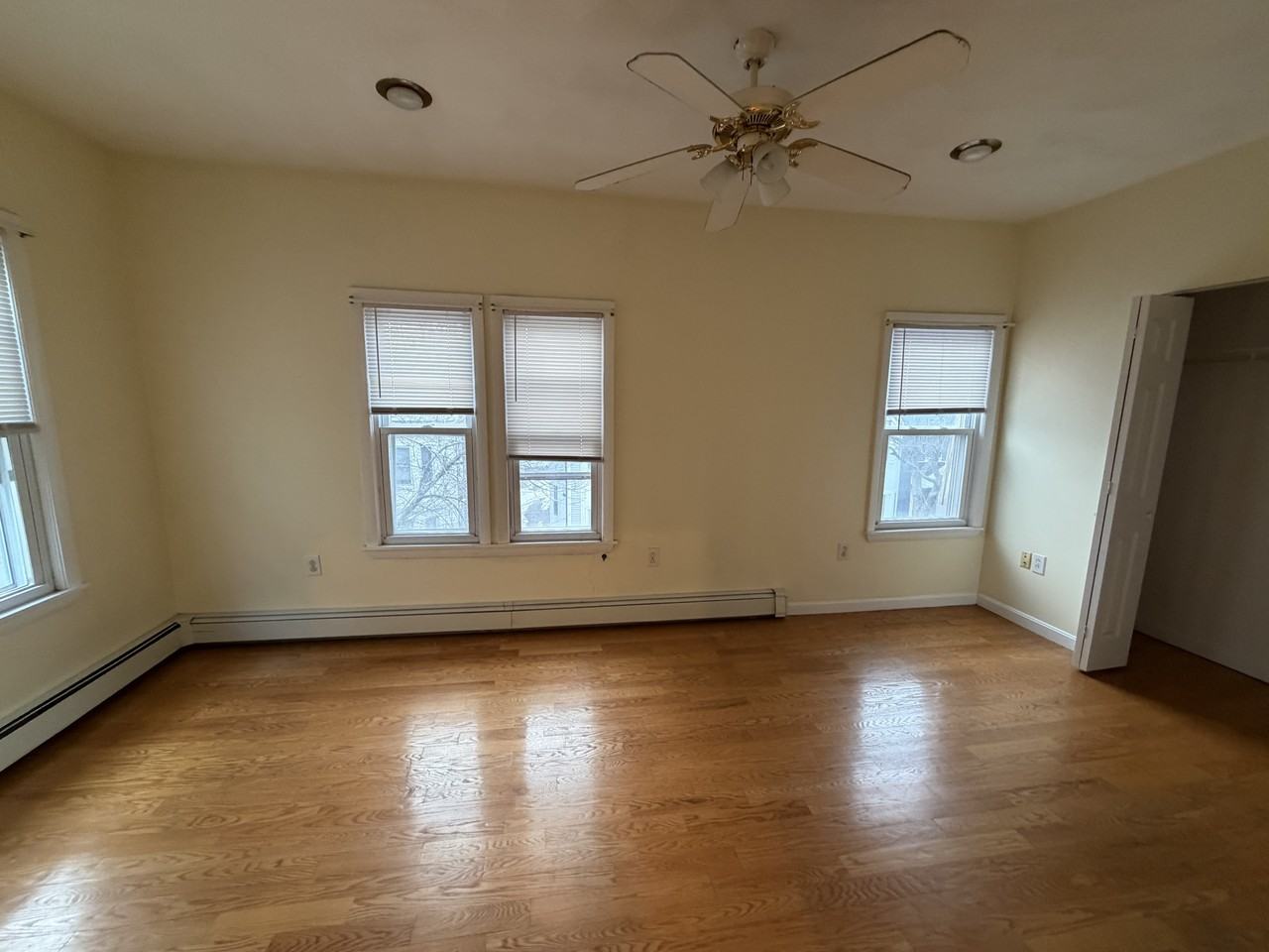 215 Lexington St #3 - Photo 3 of 20